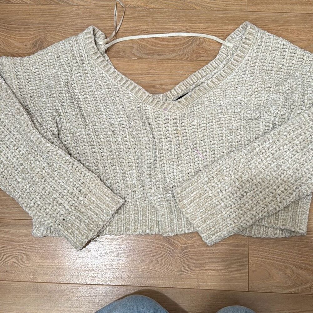 Forever‎ 21 cream crochet sweater size medium